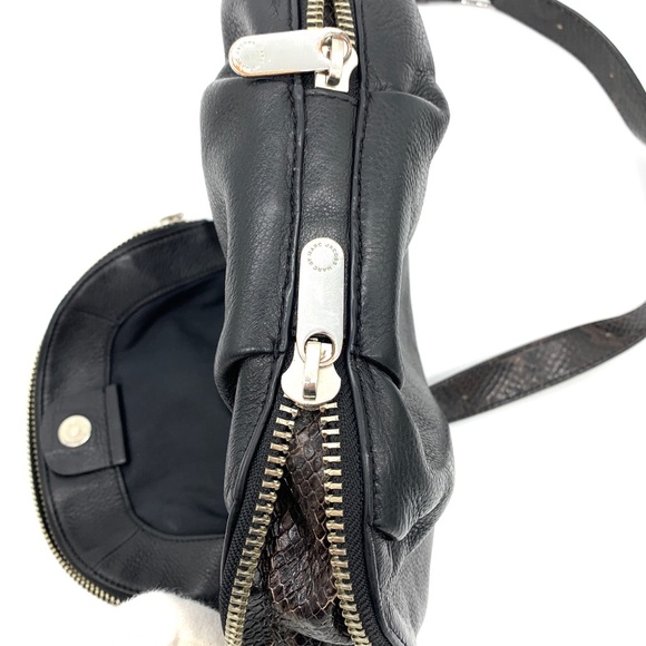 Marc Jacobs Black Leather Expendable Shoulder Bag - Picture 8 of 12